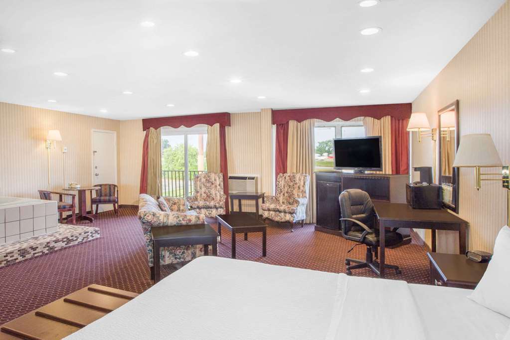 Days Inn Toledo Room photo